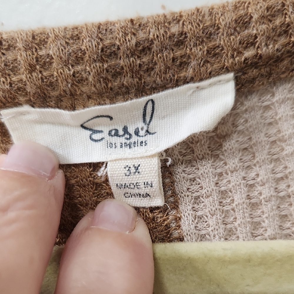 Easel Waffle Knit Top with Patchwork Sleeves - 3XL - image 2